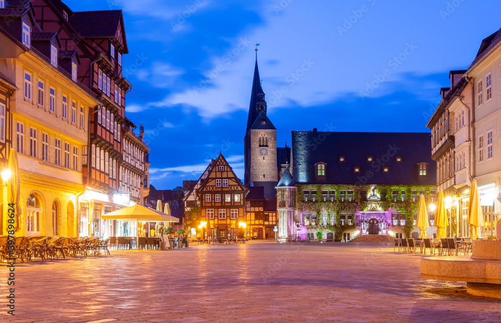 Fototapeta premium Market square with Town Hall at sunset, Quedlinburg, Germany