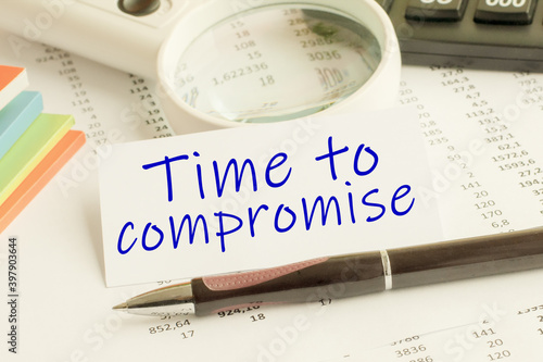 Vászonkép Paper with word Time to compromise on a table, concept