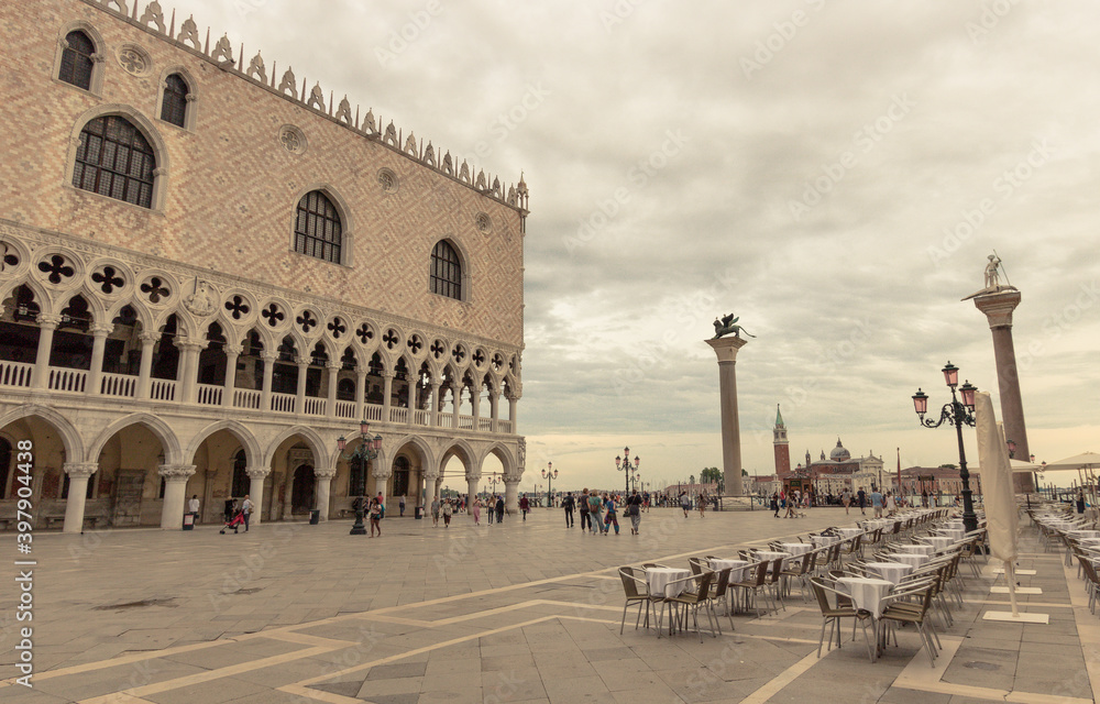 ville de Venise vide de touristes