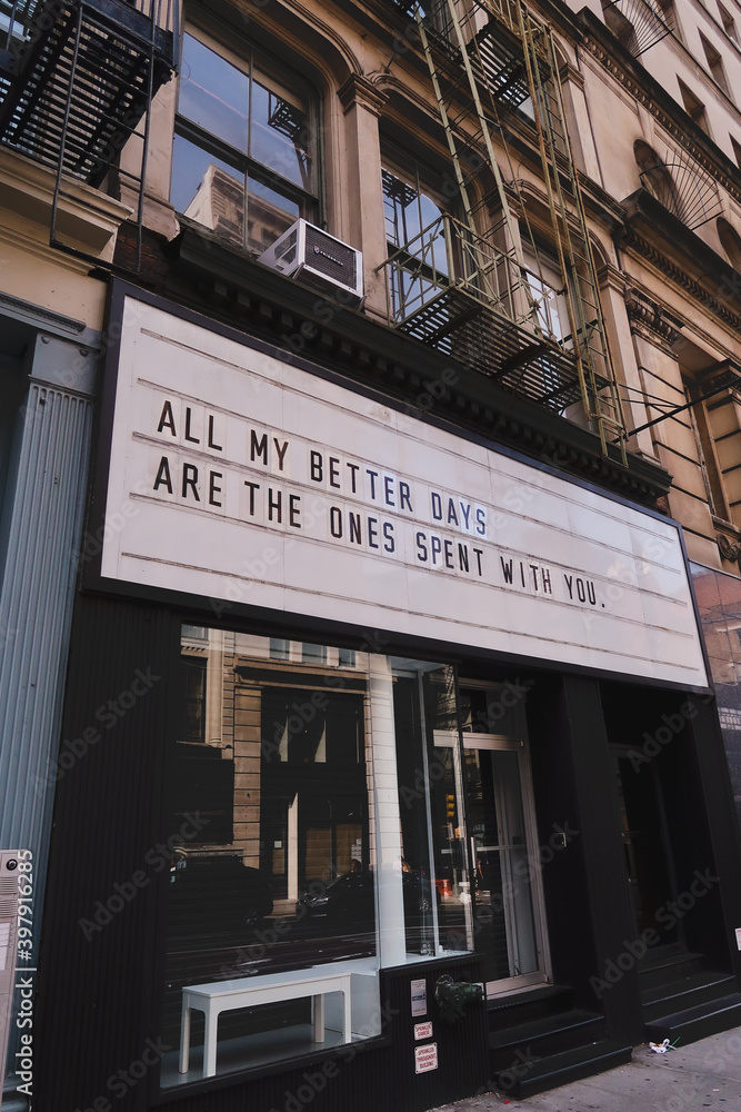 Obraz premium Building with Quote