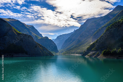 Fototapeta Naklejka Na Ścianę i Meble -  Blue mountain lake Lac Chambon in French Alps in summer