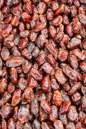 dates with sweet syrup in large quantity