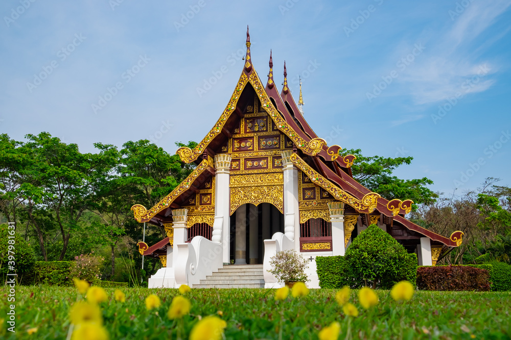Fototapeta premium The Temple of the God of the Golden Triangle Mae Fah Luang University