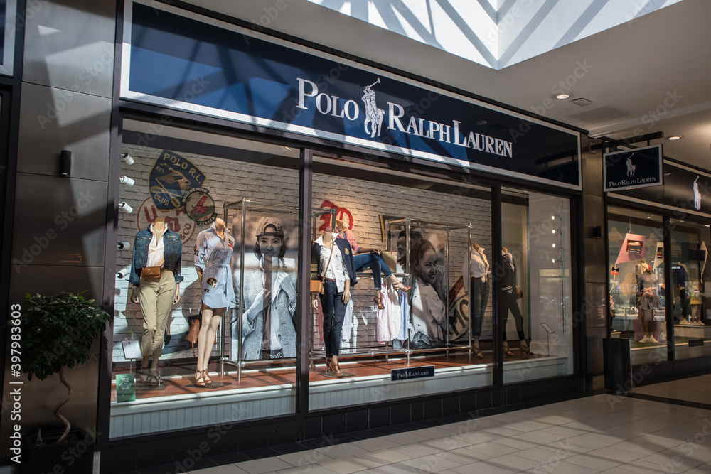 Exterior of Polo Ralph Lauren fashion clothing store shop showing company  logo, sign, signage and branding. Inside shopping centre mall Stock-Foto |  Adobe Stock