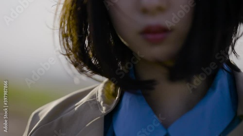 空港にいる女性