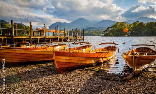 Foto Rowing boats on the shore of Derwent water in Keswick,  Lake district,  Cumbria,