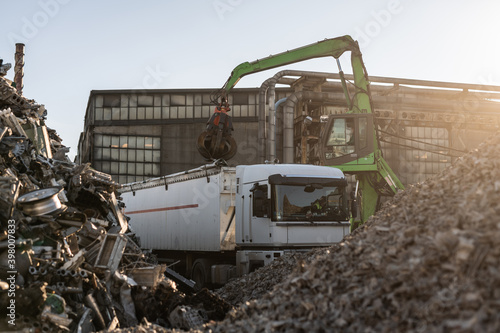 Obraz na płótnie Złomowisko- Recykling - SKUP ZŁOMU w salonie