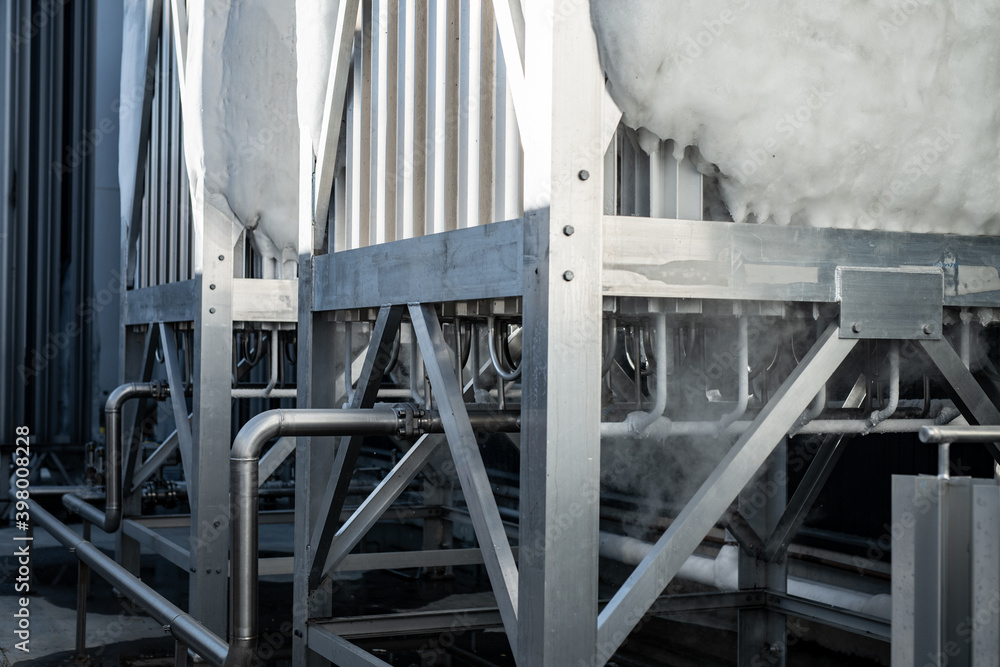 production and distribution of technical gases