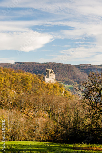 Pfeffingen, Ruine, Burg, Burganlage,Aesch, Duggingen, Laufental, Birseck, Klus, Baselland, Wanderweg, Felder, Aussichtspunkt, Winter, Schweiz, Nordwestschweiz