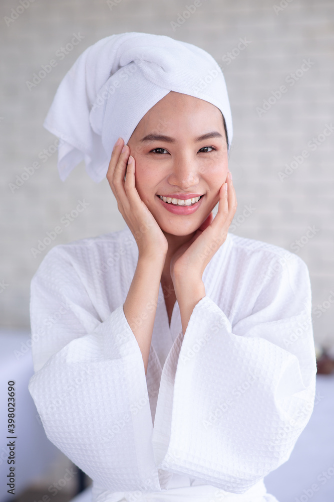 asian lady relaxing on spa treatment programs asian lady relaxing on spa treatment programs