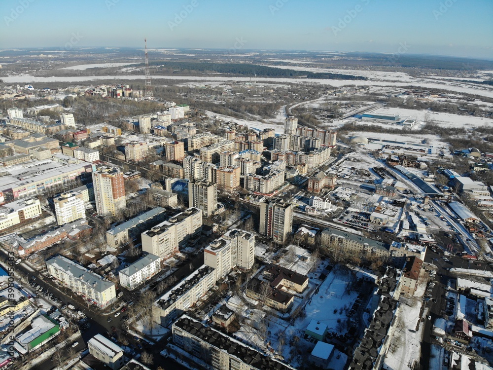 Aerial view of the intersection of streets Militseyskaya and Lenina in winter (Kirov, Russia)