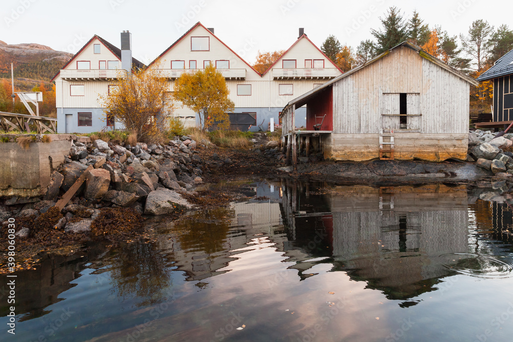 Fototapeta premium Traditional Norwegian fishing village landscape