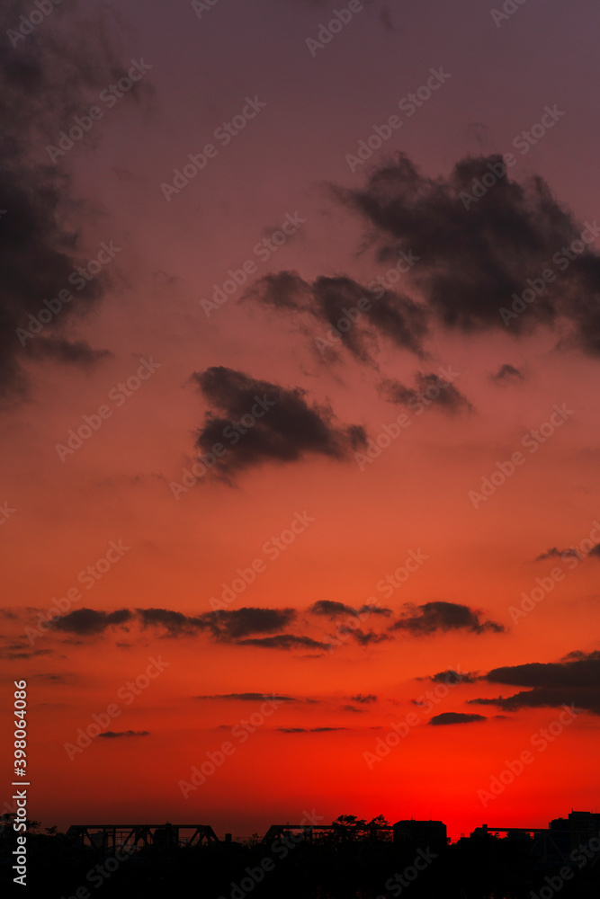 Fototapeta premium 淀川に沈んだ夕日