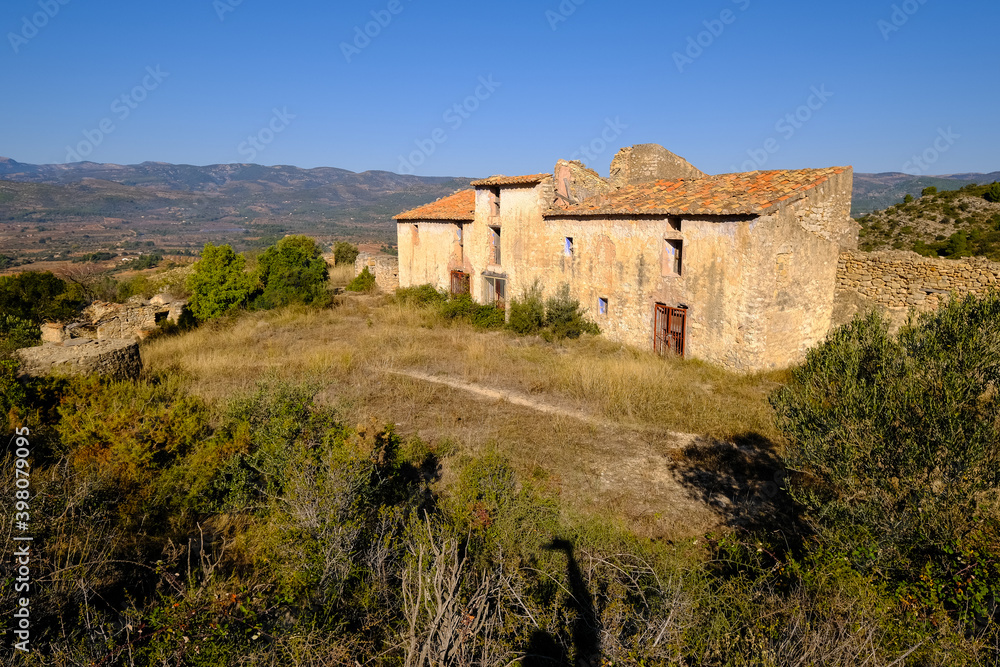 Masia abandonada en Atzaneta,Castellón.
