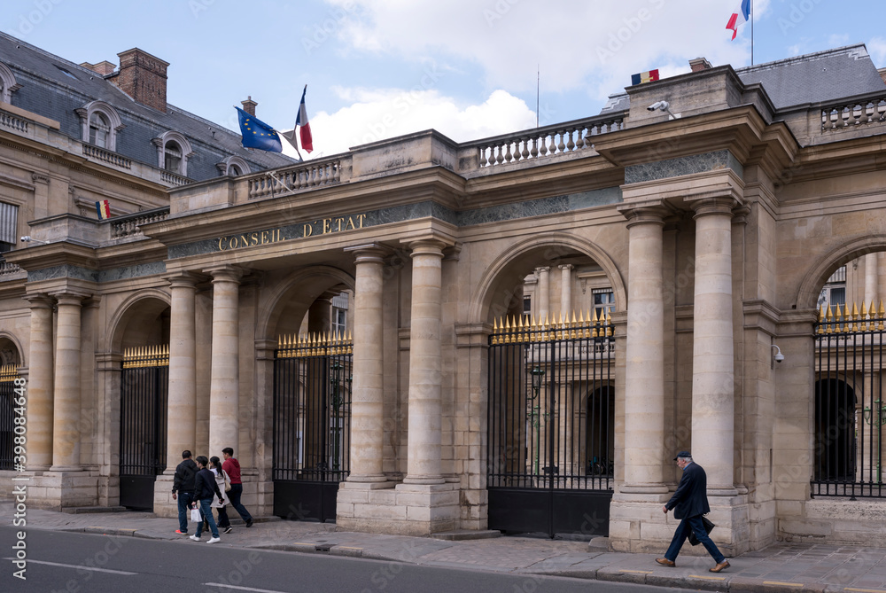  The Conseil d Etat (Council of State) is an administrative court of the French government located in the Palais Royal building near the Louvre Museum