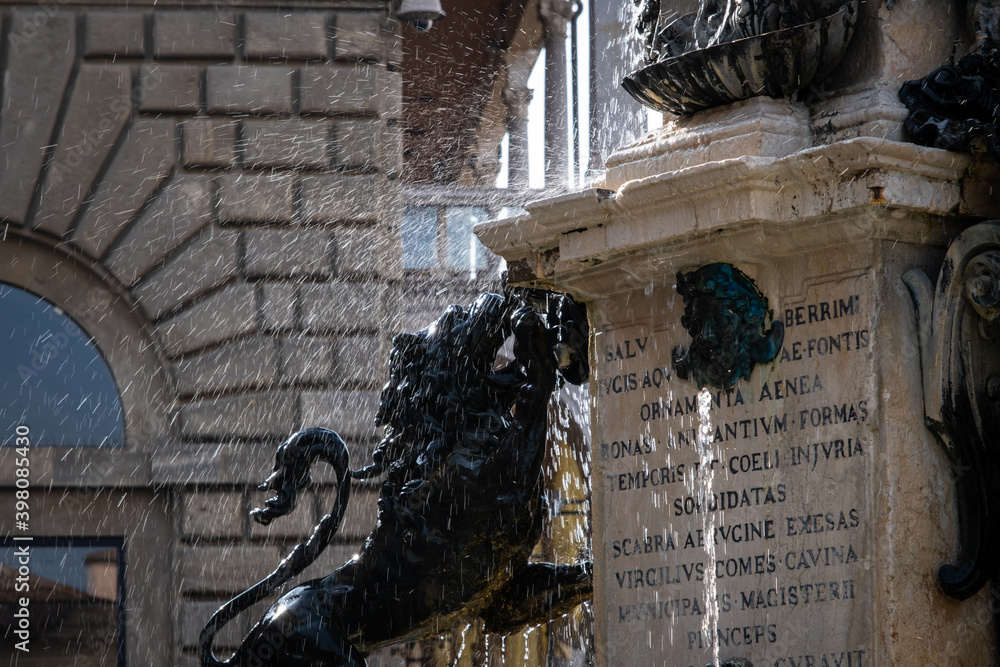 Fontana nel centro di Faenza