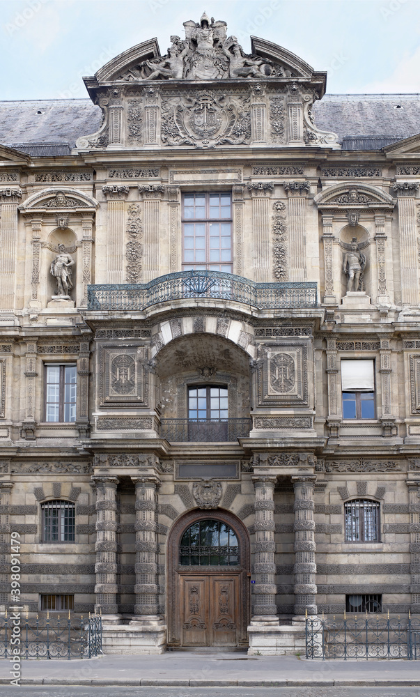 The Louvre. Along the waterfront Fransua Miteran under Henry IV built the long gallery with this input