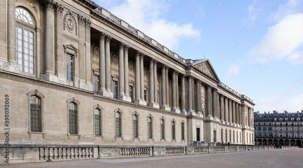 The Louvre. Colonade. According to Admiral de Coligny street running athletes The Louvre. Colonade. According to Admiral de Coligny street running athletes