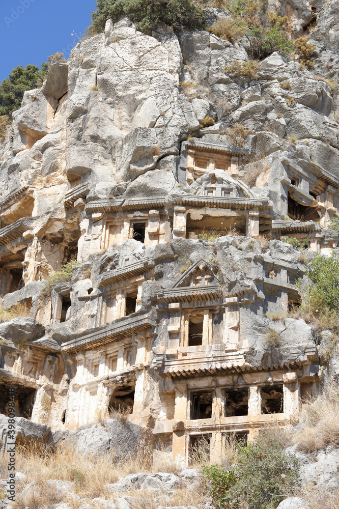  Myra  was an ancient Greek town in Lycia.The tomb carved into the rocks, the so-called necropolis.Tombs are located high above the ground