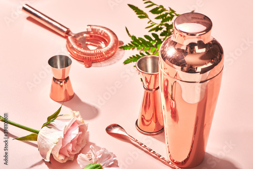 Obraz na płótnie Rose Gold Barware and Cocktail Accessories on Pink