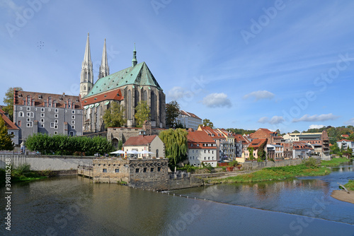 Lausitzer Neisse und Pfarrkirche St. Peter und Paul in Görlitz © Fotolyse