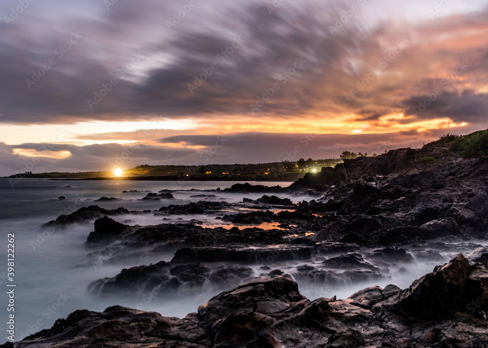 Sunrise over Oneloa Bay, Maui, Hawaii Sunrise over Oneloa Bay, Maui, Hawaii