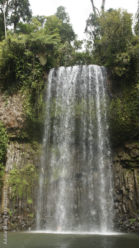 Naklejka premium Milla Milla waterfall in the forest
