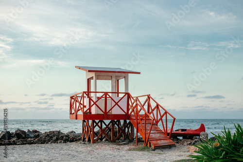 Beach lookout post © RONNY ÁLVAREZ