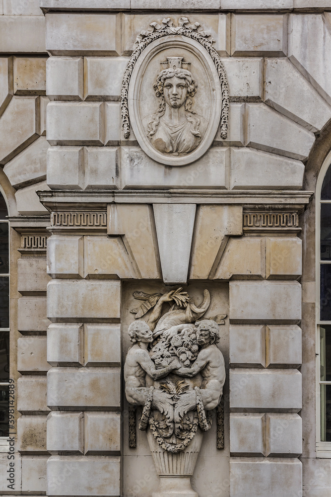 Fototapeta premium Somerset House - large neoclassical building (1776) in central London. England, UK.
