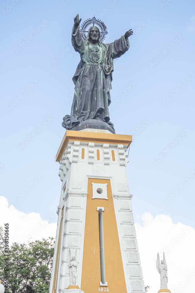 Obraz premium monument to Christ the King in Ocaña - Colombia 