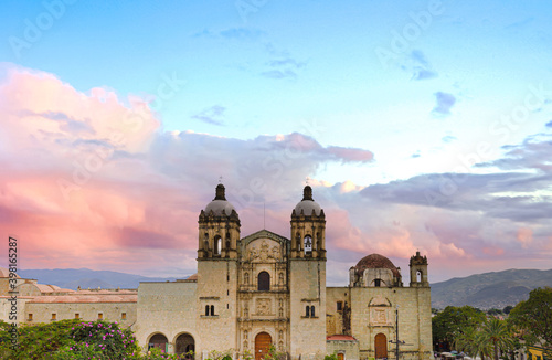 Canvas Print Oaxaca, Mexico, Scenic old city streets and colorful colonial buildings in historic city center
