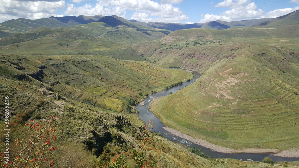 Naklejka premium Mountain range scenery around Rakotoane