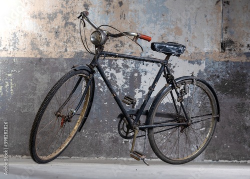 old bicycle © kabwayi
