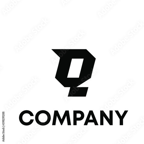 Q logo vector