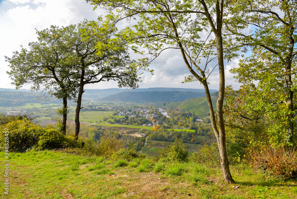 Blick vom Galgenberg auf den Ort Kanzem Blick vom Galgenberg auf den Ort Kanzem