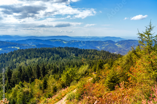 Blick über den Schwarzwald vom Mummelsee, Seebach, Deutschland  © Sina Ettmer
