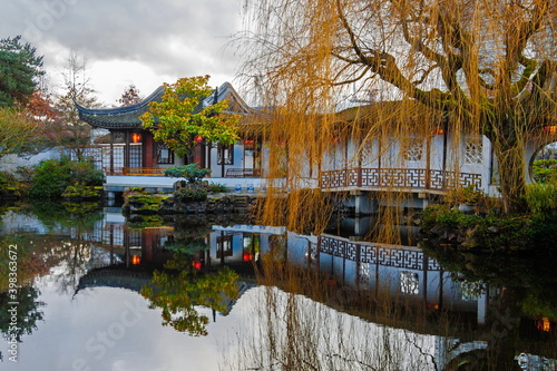 Fotografie A classic Chinese garden located in Vancouver's Chinatown area