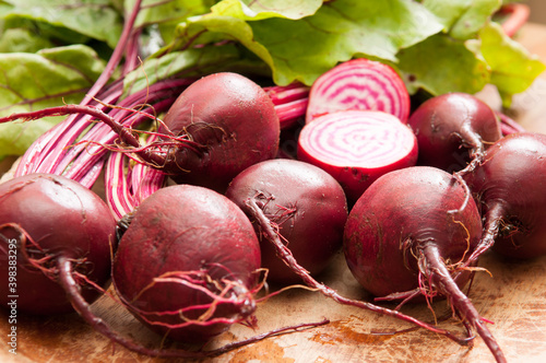 Bild auf Leinwand chioggia or candy cane beets