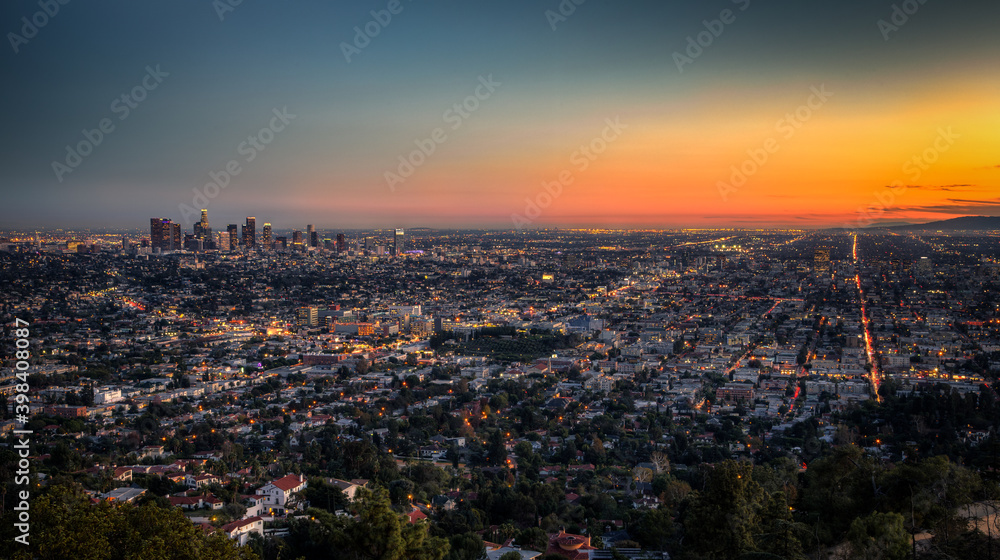 Fototapeta premium Los Angeles Cityscape at Dusk