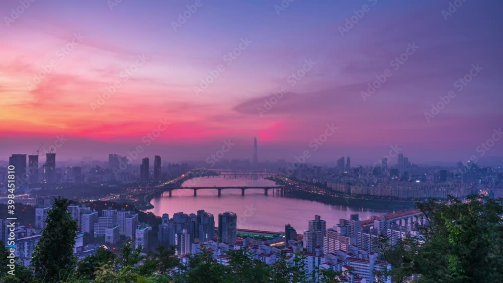 Time lapse 4k Sunrise of Seoul city at han river in South Korea. Time lapse 4k Sunrise of Seoul city at han river in South Korea.
