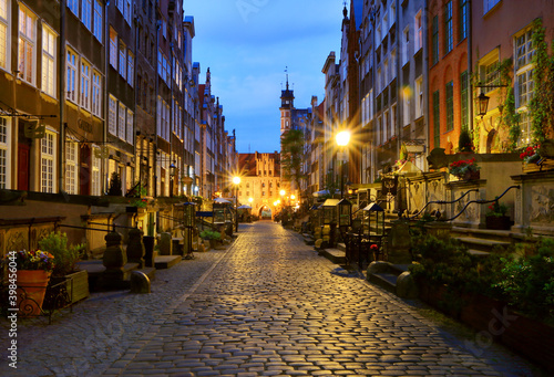 Gdańsk, ulica Mariacka, klimatyczna uliczka photo