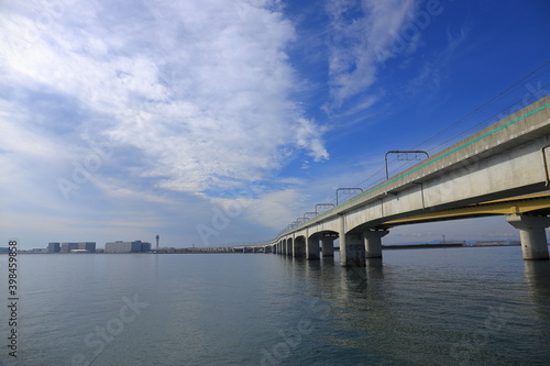 空港に向かう海上の橋 © HELLO Ashley