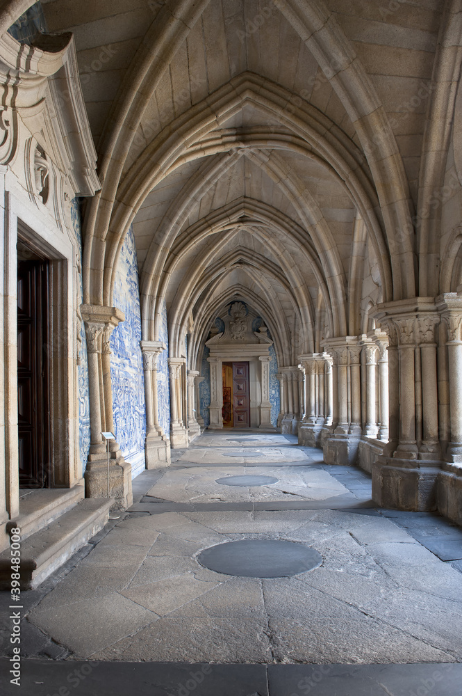 Da Sé Cathedral, Azulejos of the Gothic cloister, Barredo district, Porto, Portugal, Unesco World Heritage Site