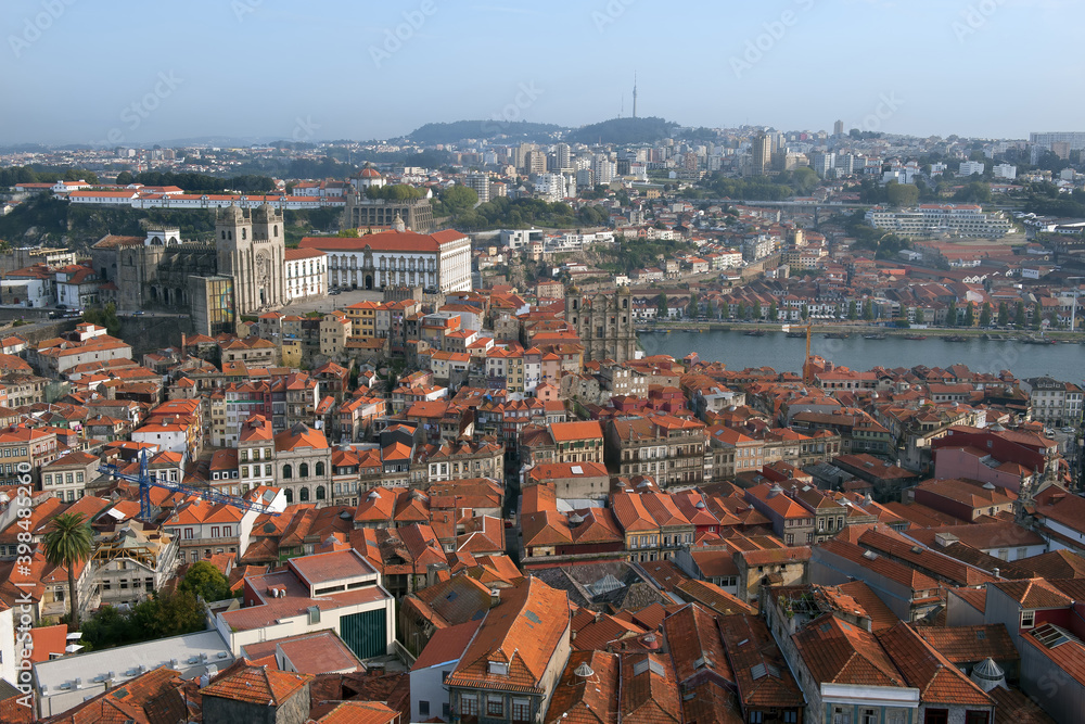 View over Porto, the Cathedral Da Se and the former Episcopal Palace, Porto, Portugal, Unesco World Heritage Site