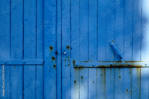 volets bleus fermés © Dominique VERNIER