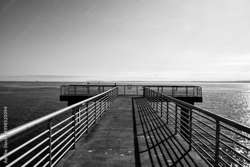 Fototapeta premium Ocean Pier in black and white