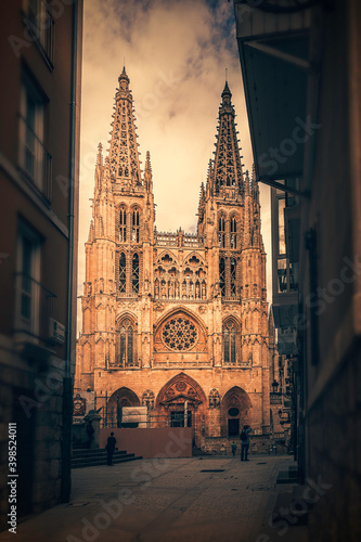 Callejón y Catedral de Burgos