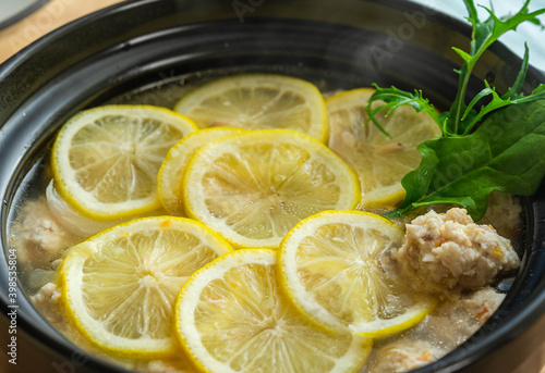 鶏つみれのレモン鍋