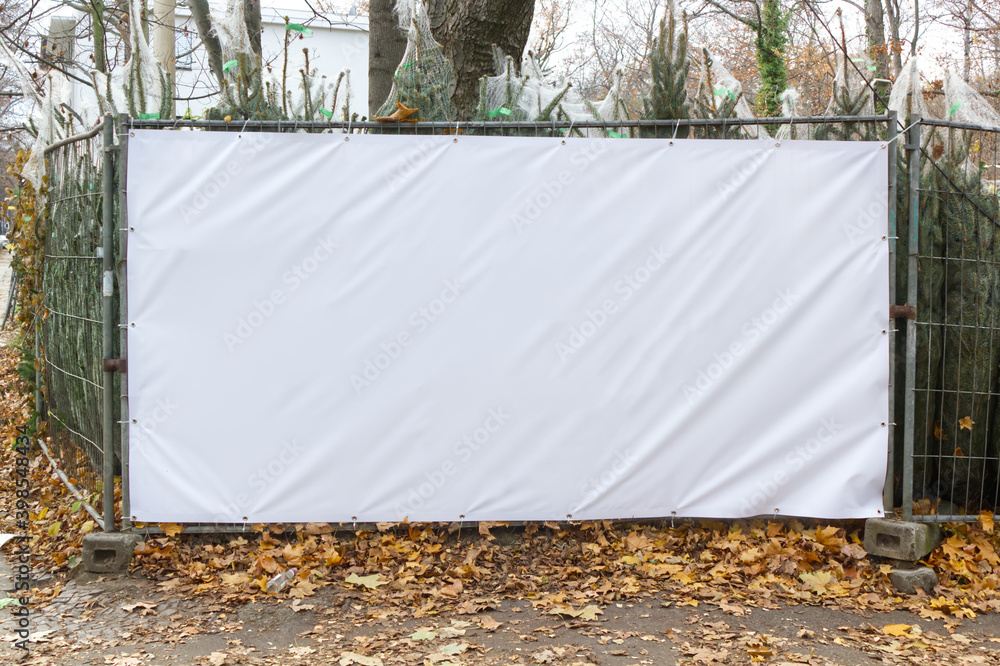 Bauzaunb mit Platz für Bannerwerbung