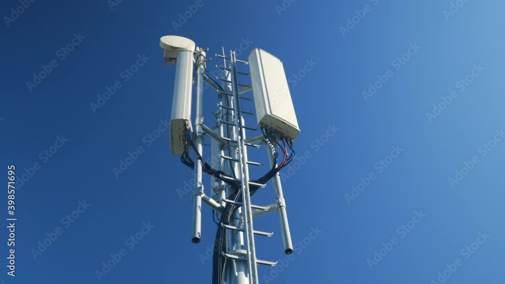 Communication antenna for wireless 5G mobile phone networks and telecom internet communication Communication antenna for wireless 5G mobile phone networks and telecom internet communication